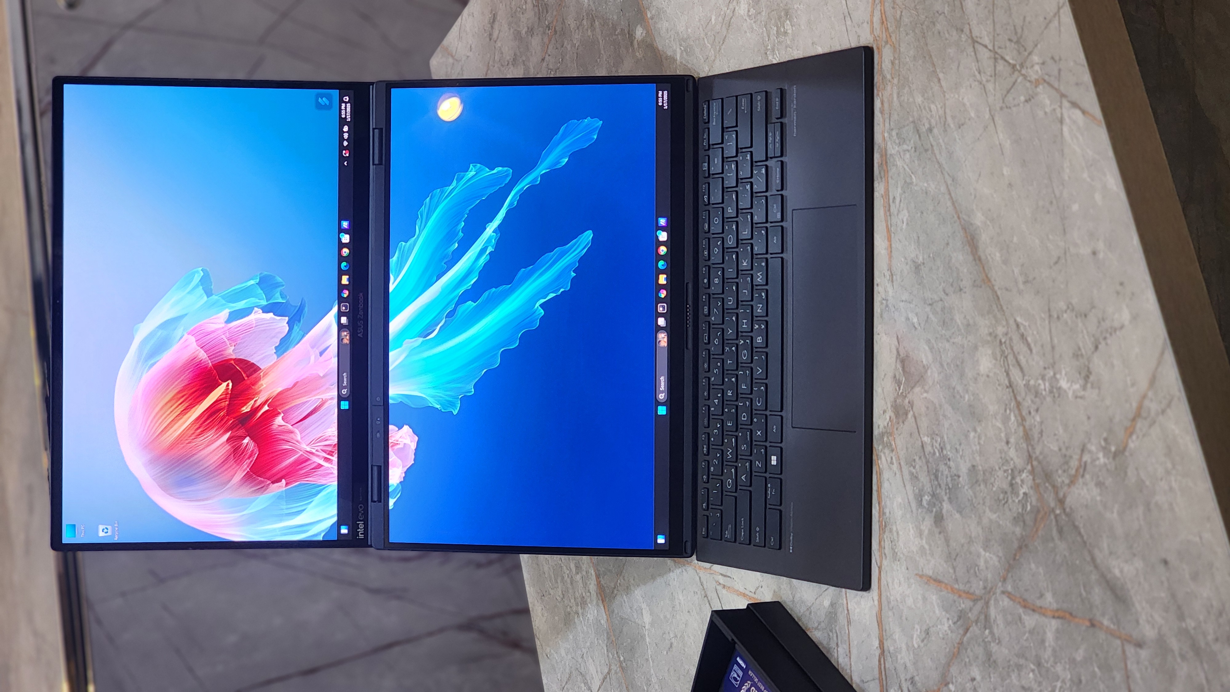Asus Zenbook Duo 2024